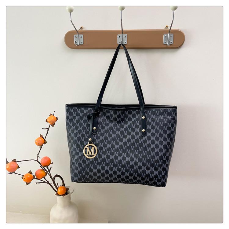 Женская модная сумка-тоут для通勤 2025 года большой вместимости высокого класса с дизайном в виде букв.