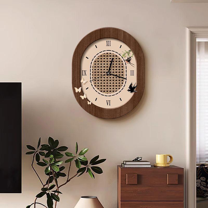 Medieval Style Wall Clock Living Room New Retro Restaurant Decoration Painting Clock Wall Hanging Creative Clock Wall Lamp Painting