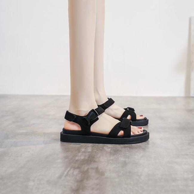 Белые спортивные сандалии, женские летние уличные пляжные легкие дышащие женские сандалии с открытым носком, повседневные черные черные сандалии на плоской подошве