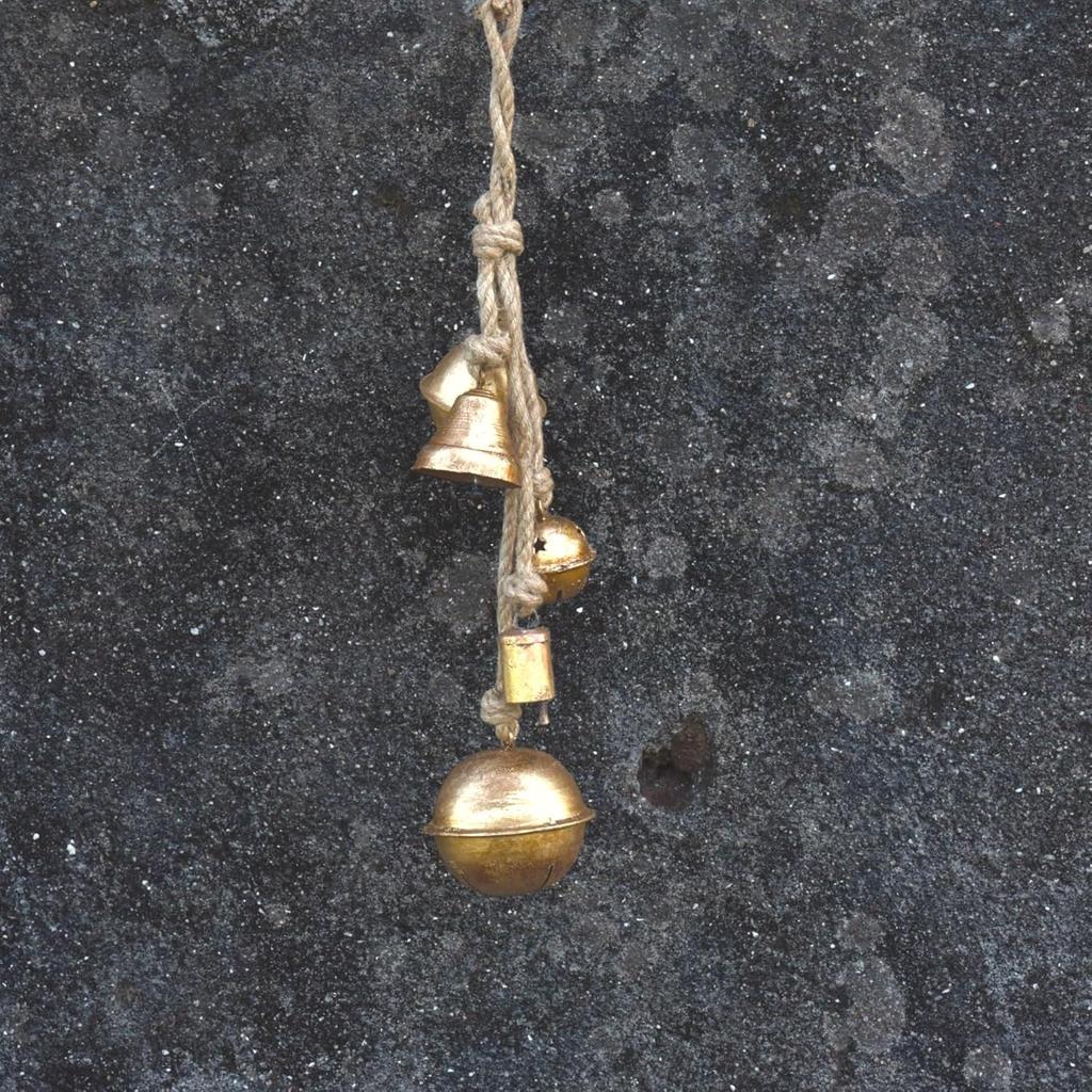 Деревенский золотой металлический колокольчик 22 дюйма длиной с 5 колокольчиками смешанной формы, подвесной декор из джутовой веревки ручной работы для сада и дома