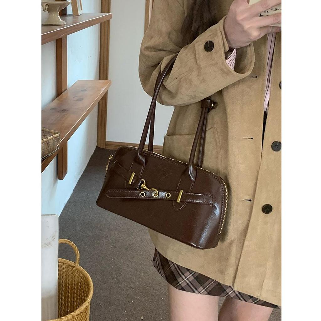 England Style Shell Shape Bags For Women Luxury Designer Handbags And Purses 2024 New In PU Belt Buckle Underarm Shoulder