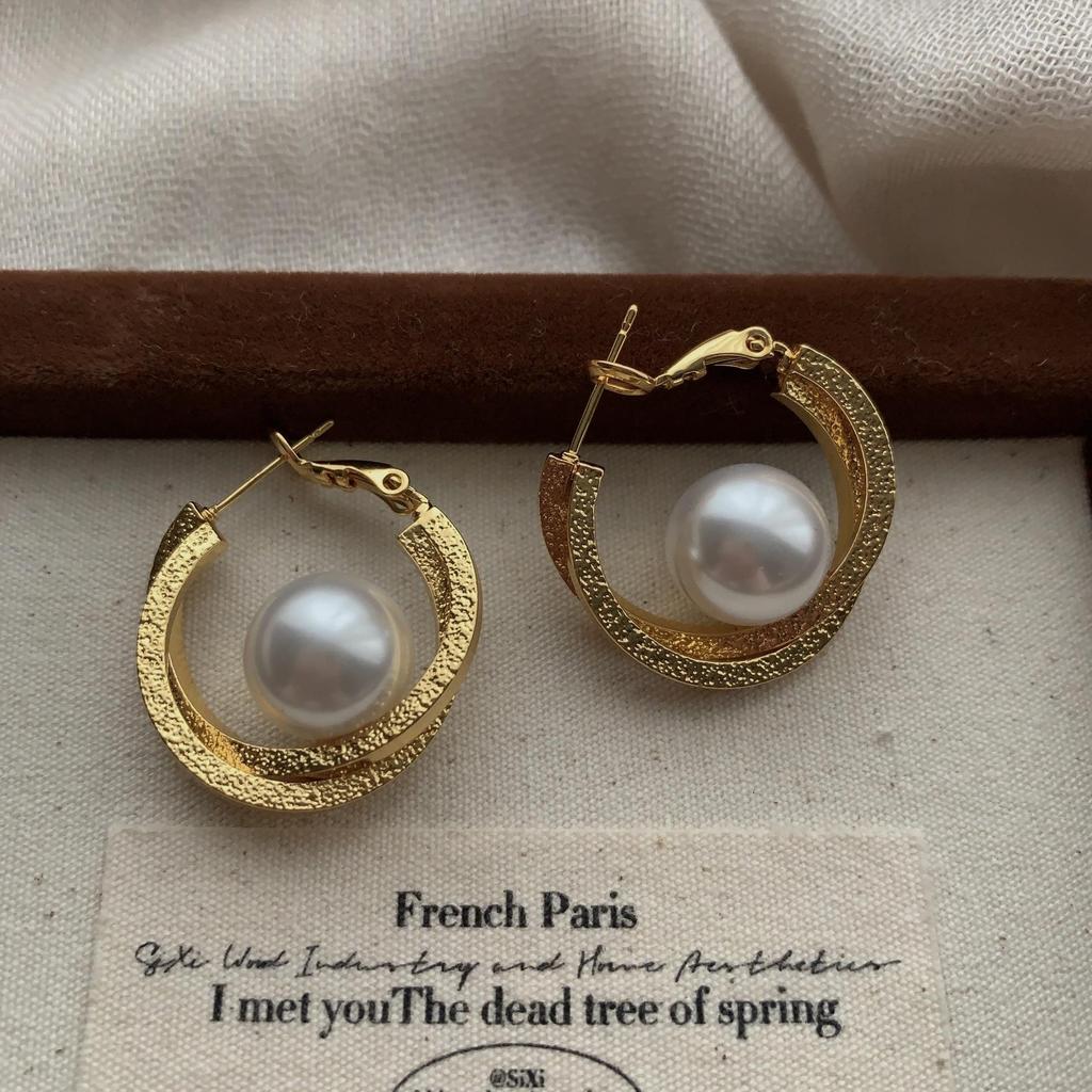 Double-Layer Gold Ring-Wrapped Pearl Earrings, Ear Buckles, Retro Light Luxury Niche Premium Daily Versatile Earrings.