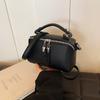 Premium Sense Niche Simple Retro Bag Women'S Fashion Shoulder Messenger Bag Casual Small Bag