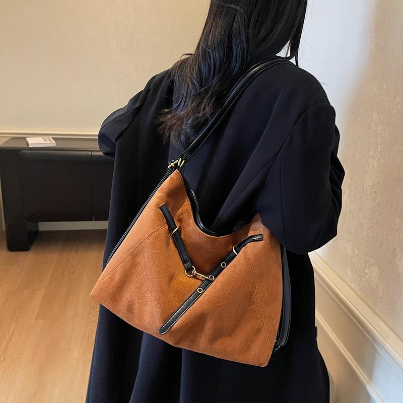 Женский рюкзак Осень/Зима 2025 Винтажная сумка Maillard через плечо Большая вместимость Сумка-тоут Сумка-мессенджер для поездок