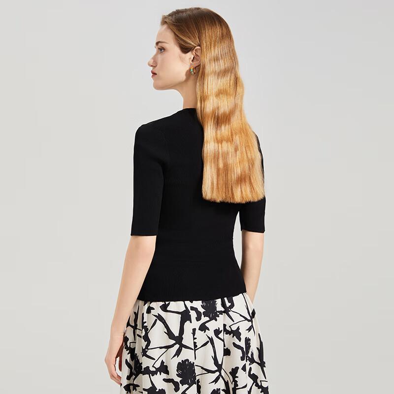 Women's Stylish V-Neck Short Sleeve Knit Top