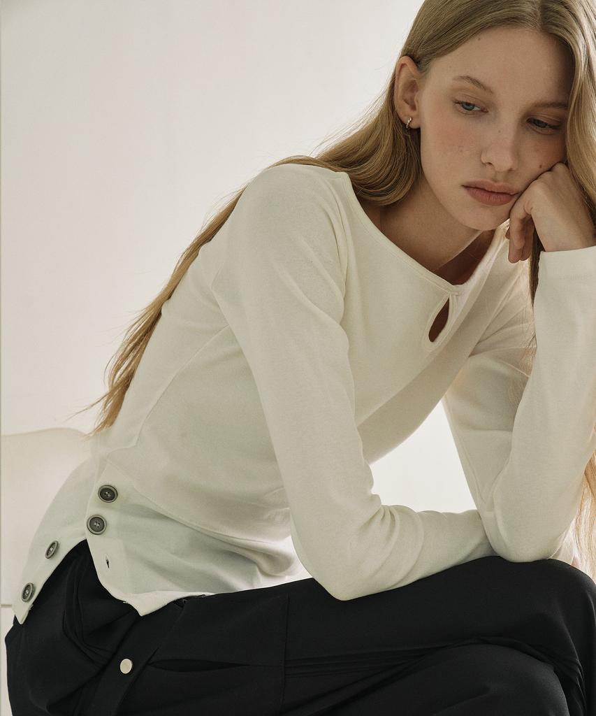 MARJE Side Button Hole T-Shirt White
