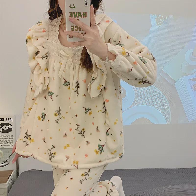 Женский милый кружевной бархатный пижамный комплект - коралловый бархат и фланель, квадратный воротник, домашняя одежда