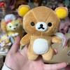 12 см Очаровательная плюшевая игрушка Корилаккума Милый коричнево-бежевый медведь Мягкая кукла-игрушка Плюшевые игрушки Рилаккума Мягкий брелок-подвеска Подарок Плюшевые игрушки для девочек