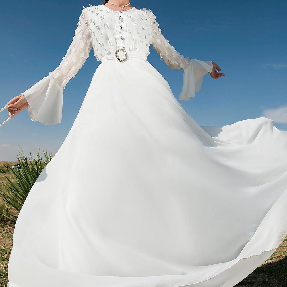 Ближневосточное мусульманское женское белое трехмерное вышитое красочными стразами тонкое свободное платье