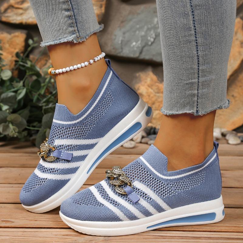Весенне-летняя новая женская обувь больших размеров, верх из летучего трикотажа с полым цветным блоком, металлическая цепочка, танкетка, повседневные туфли-лодочки