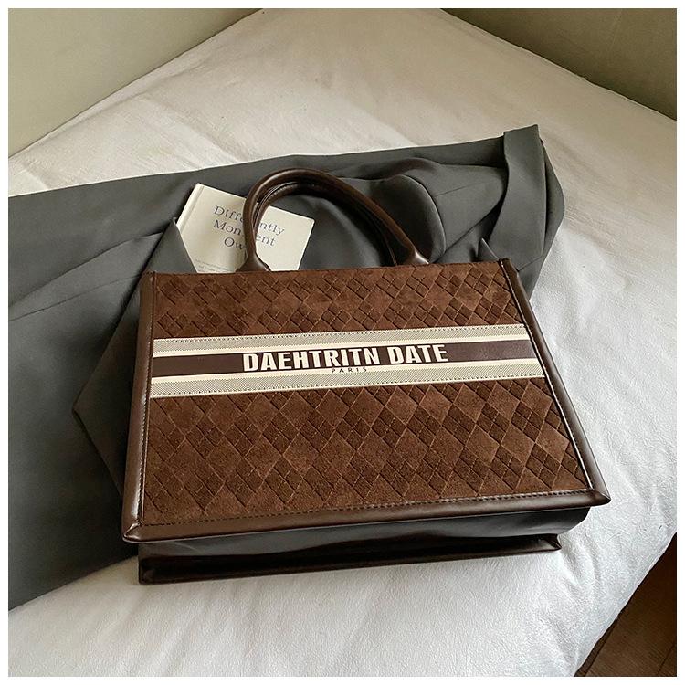 Сумка премиум-класса в стиле ретро большой вместимости женская 2025 новая универсальная сумка-мессенджер для通勤 модная сумка-тоут