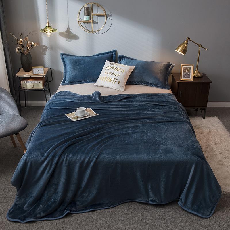 Однотонные молочные бархатные одеяла, утолщенные осенне-зимние чехлы для диванов, офисные ворсы, удобные коралловые фланелевые прямоугольные одеяла