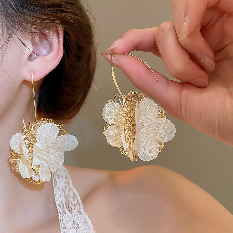 Silver Needle Super Fairy Elegant Bow Flower Stud Earrings French Light Luxury Earrings Literary Style Sweet Versatile Earrings