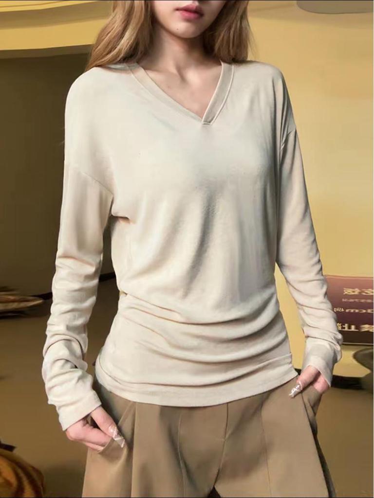 Korean V-Neck White Long Sleeve T-Shirt for Women – Autumn/Winter Relaxed Fit Base Layer with Cinched Waist