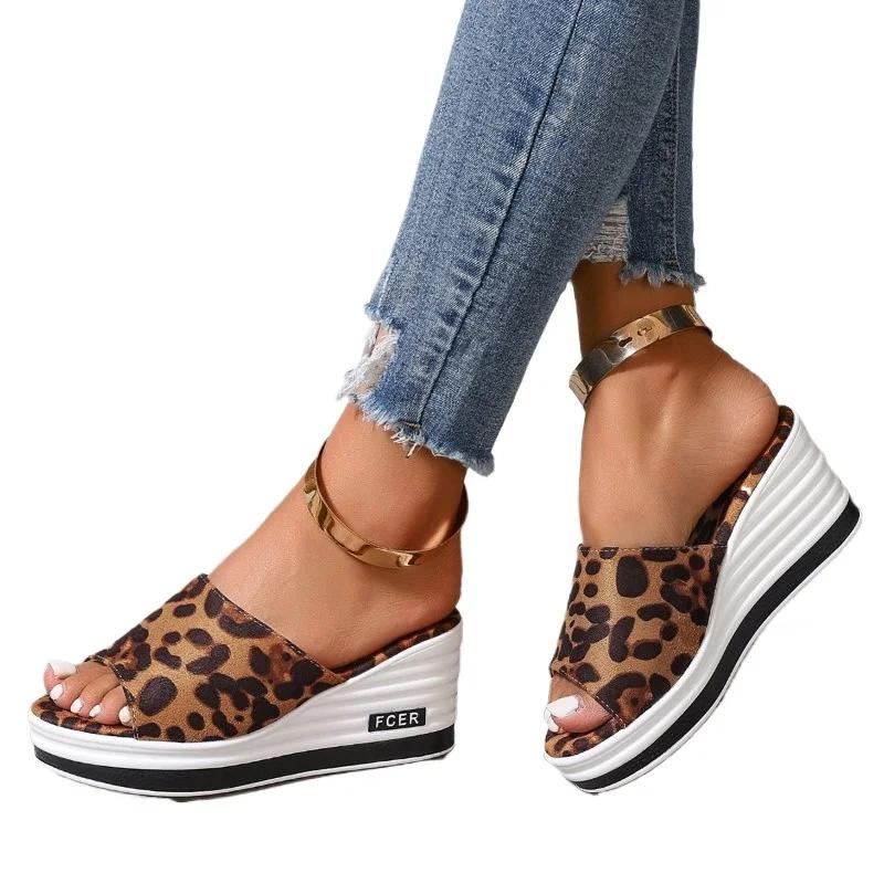 Женская обувь, горячая распродажа, женские тапочки с открытым носком, модные повседневные тапочки больших размеров, женские новые тапочки на танкетке с леопардовым принтом
