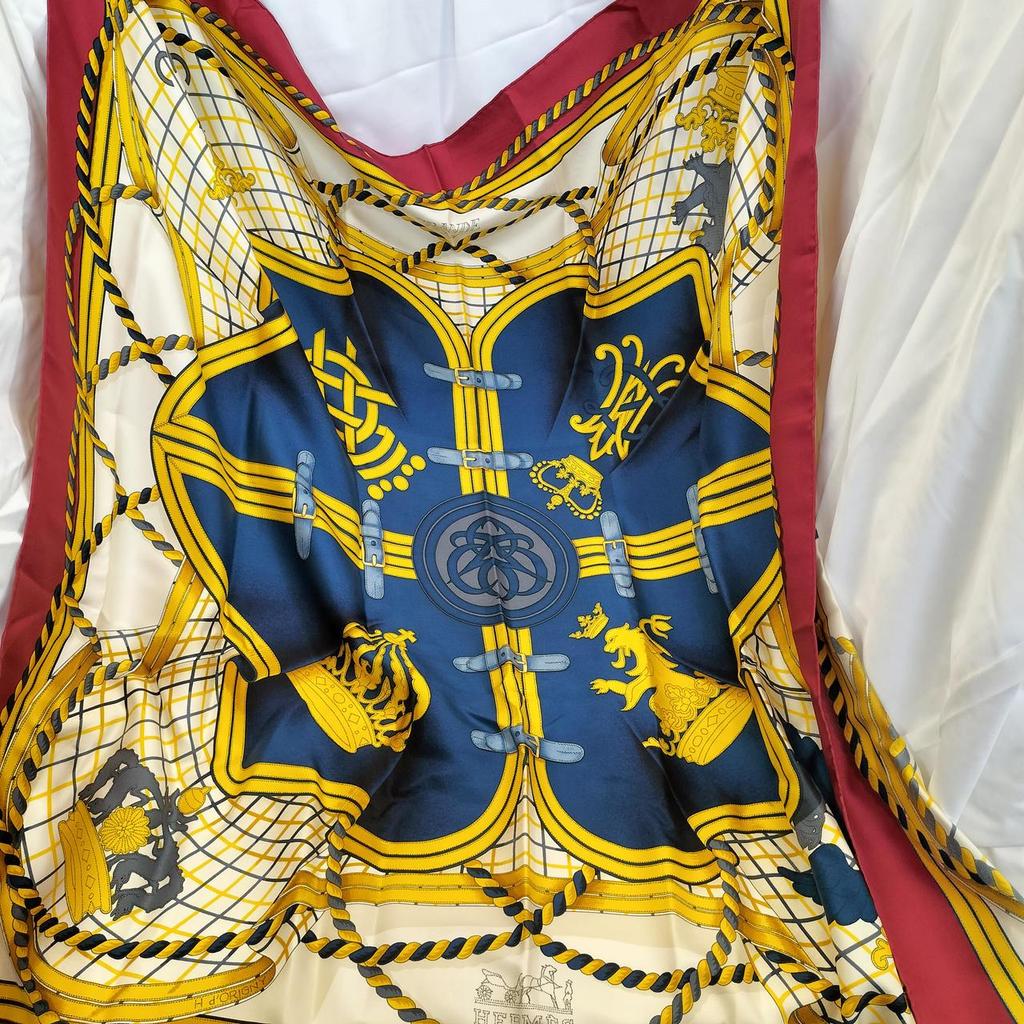 Б/у Шарф HERMES Carr 90