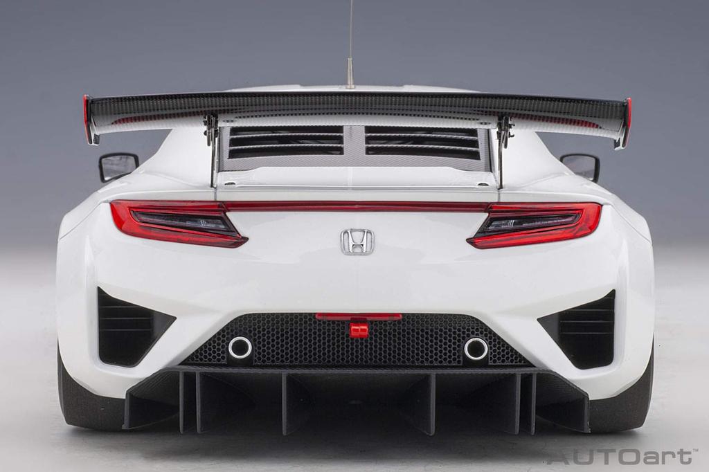 AUTOart Honda NSX GT3 2018 Белый Готовое изделие 81898 1/18