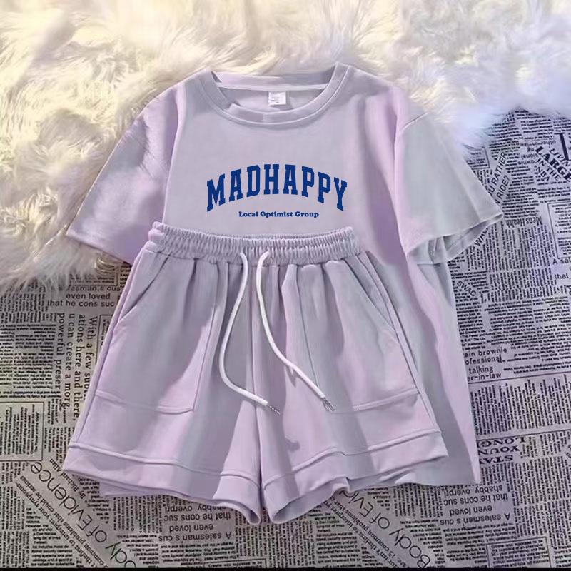 Женский повседневный спортивный костюм-двойка 2025: Свободный топ с коротким рукавом и шорты для лета