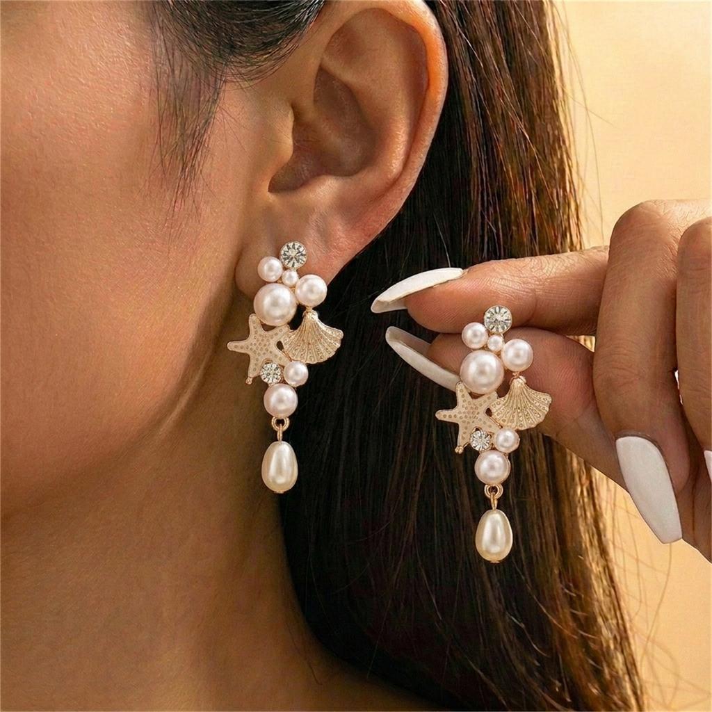 Light Luxury Rhinestones Seahorse Pendant Earrings for Women Personality Blue Enamel Marine Animal Earrings Summer Jewelry