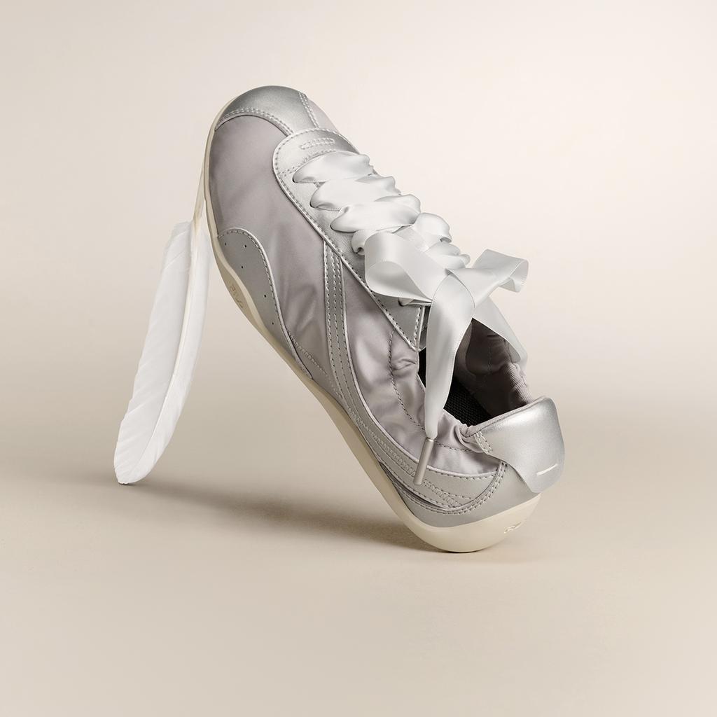 Fila Износостойкие Легкие Низкие Повседневные Туфли Женские Космический Серебристый F12W622182FSC