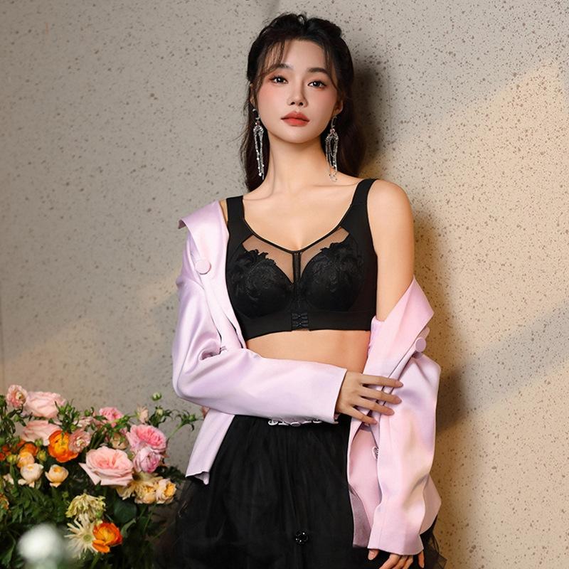 Large size embroidered tube top bra, large chest showing small thin cup underwear, close sub-breasts, wide shoulder straps, soft steel ring adjustment
