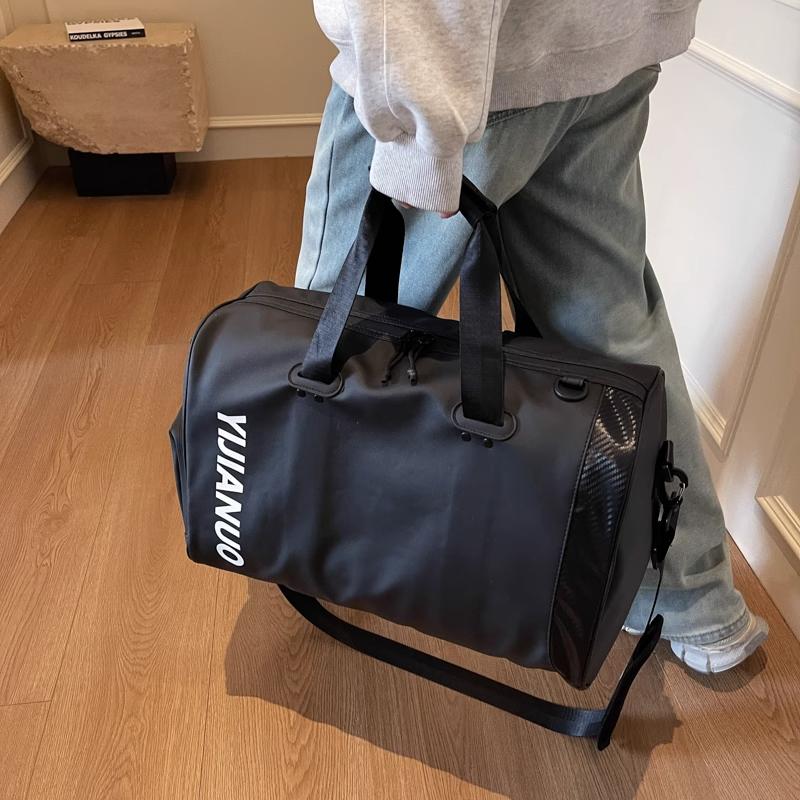 New multi-functional gym bag with separate compartments for wet and dry items, suitable for short trips, and featuring a large capacity and a stylish