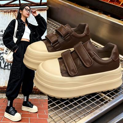 Женские туфли на липучках с внутренней платформой, увеличивающей рост, осенние новые универсальные, на толстой подошве, удобные и легкие, повседневные спортивные туфли