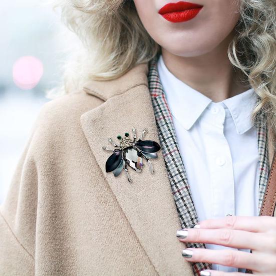 Женская брошь в форме пчелы с отделкой стразами, противоскользящая сумка через плечо для костюма, пальто, воротника, шляпы, шарфа, булавка для одежды, для вечеринки, выпускного бала, невесты