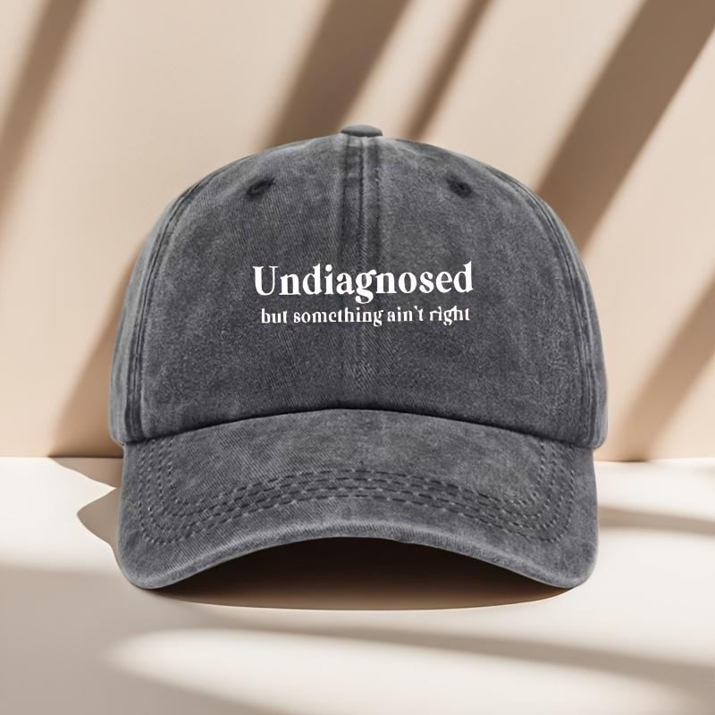 Тканевая ретро регулируемая бейсболка-snapback с недиагностированным, но чем-то неподходящим для любого сезона