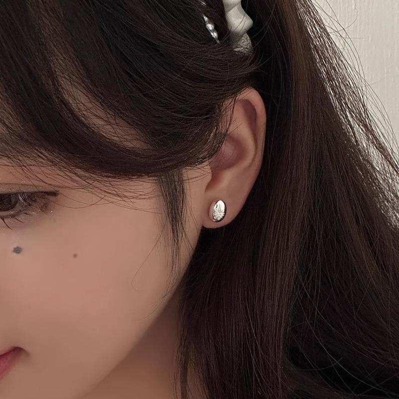 Doudou Stud Earrings Women's Simple Autumn and Winter New Niche Exquisite Earrings Temperament Commuter Jewelry