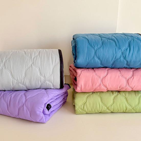 Summer Quilt Lightweight Filling Breathable Bedroom Quilt Cooling Effects Quilt Refreshing Sleep Solution