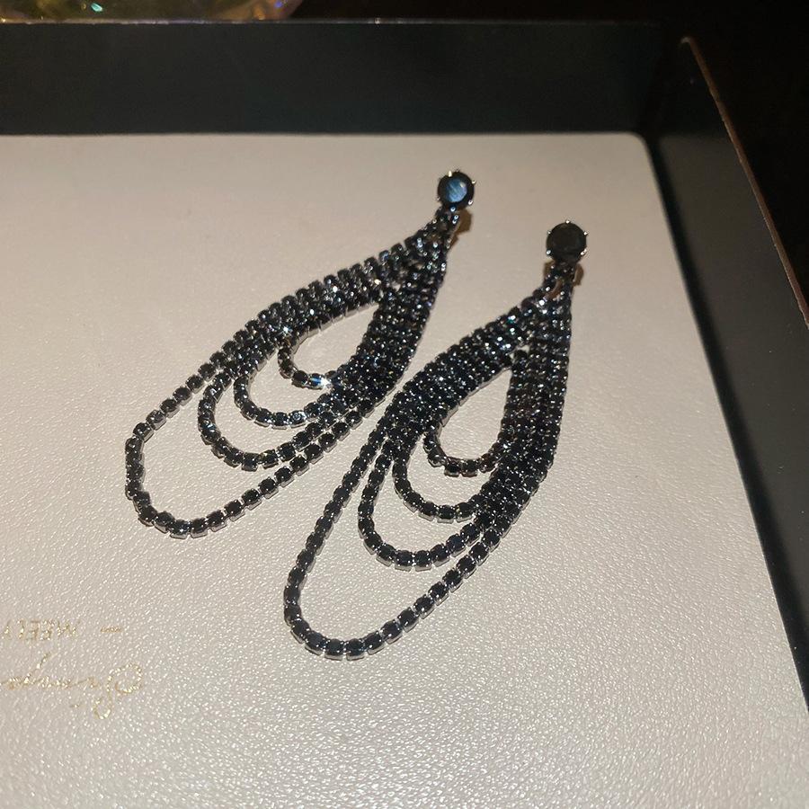 Silver Needle Feather Fringed Earrings Long Light Luxury Atmospheric Stud Earrings Personalized Design Earrings