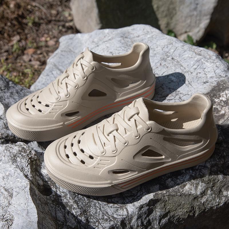 Unisex Lightweight EVA Clog Shoes for Summer: Beach, Driving, and Cool Closed-Toe Slippers Sandals