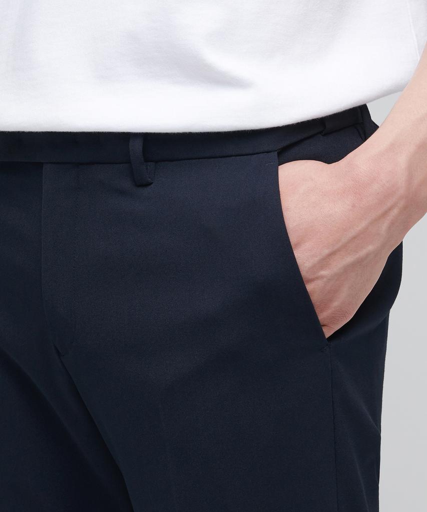 MUSINSA STANDARD Lightweight Skinny Hidden Elastic Waist Crop Slacks [Navy]