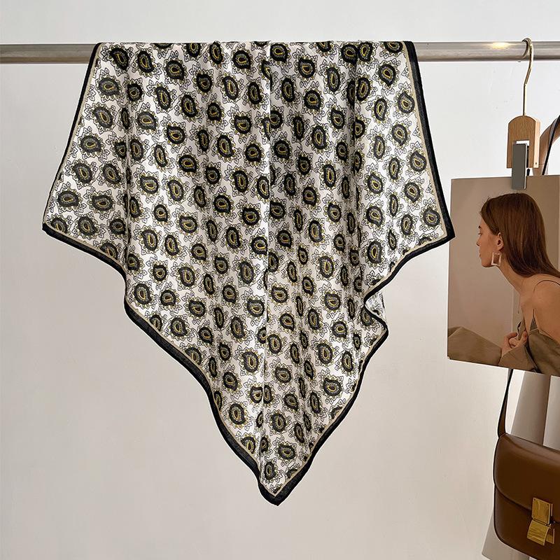 70см Новый Модный Хлопковый Квадратный Платок Женский Дизайн с Цветочным Принтом Банданы Женский Шарф Повязка на Голову Носовой Платок для Волос Роскошный Бренд