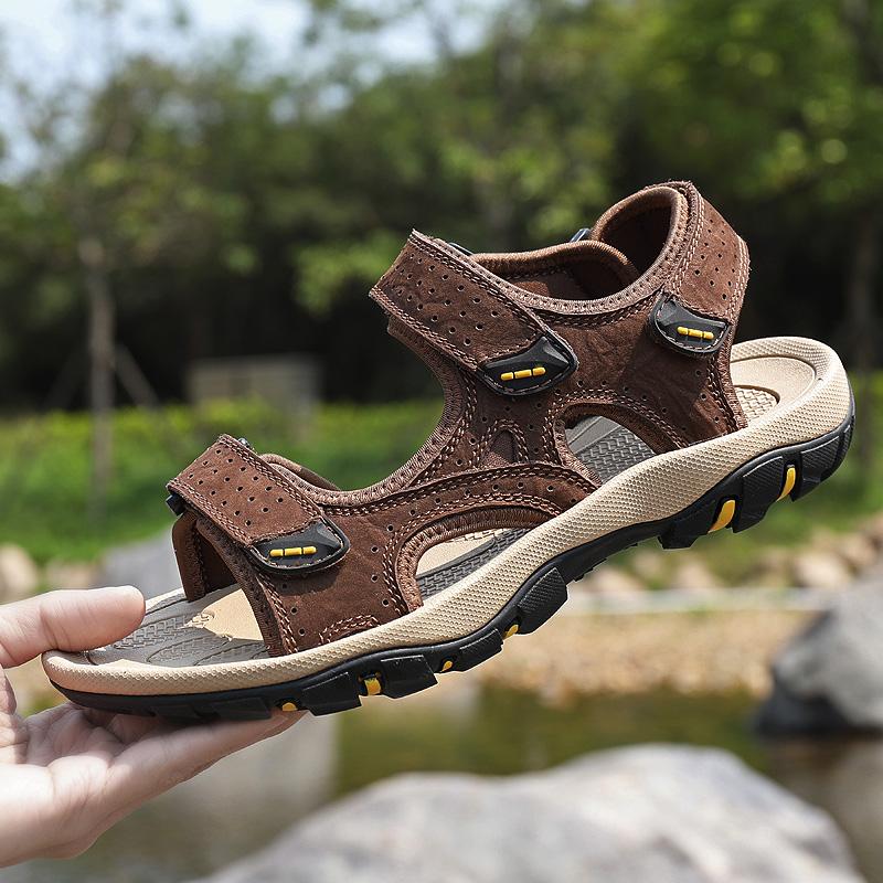 Fashion Summer New Men Sandals with Two Layers of Leather Outdoor Business Comfort Beach Shoes Flat Heel Banquet Social Men Sandals