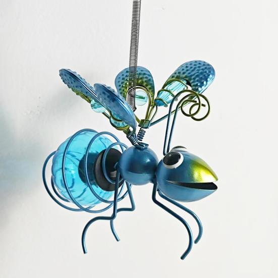 Уличный подвесной солнечный светильник Мягкое свечение IP44 Водонепроницаемый светильник в форме насекомого на солнечной батарее, украшение для сада