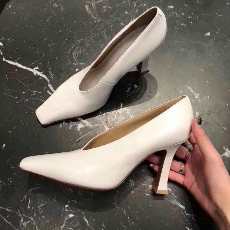 Fashion 2025 White Square Head High Heels Autumn New Temperament Thick With Niche Design V-Mouth Leather Vintage Single Shoes Women