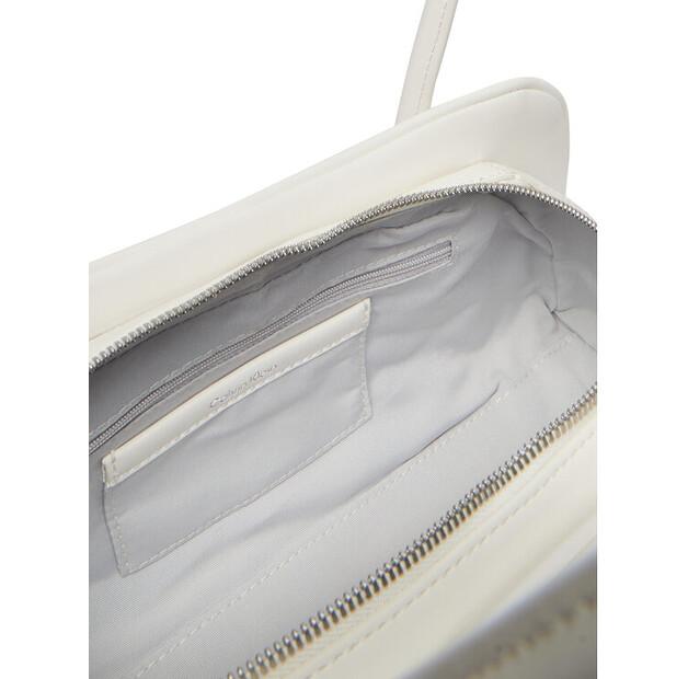 Сумка Calvin Klein Emblem Trio Shoulder Bag