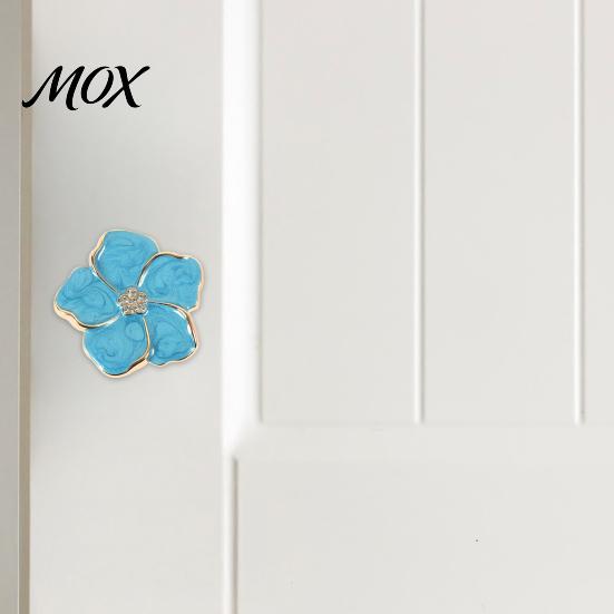 Zinc Alloy Dresser Knobs Petal Cabinet Knob, Flower Drawer Pulls with Rhinestone Center, Elegant Shaped Handles Floral for Bedroom And Kitchen