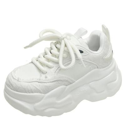 Модные женские повседневные кожаные туфли на высокой платформе, новые осенние толстые кроссовки со шнуровкой, 7 см, танкетка, скрытые каблуки, белые туфли для отдыха для женщин