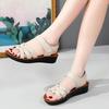 Модные материнские сандалии Летние мягкие подошвы Для среднего и пожилого возраста Нескользящая рабочая обувь Клинья Плоские Туфли бабушки для ношения на улице