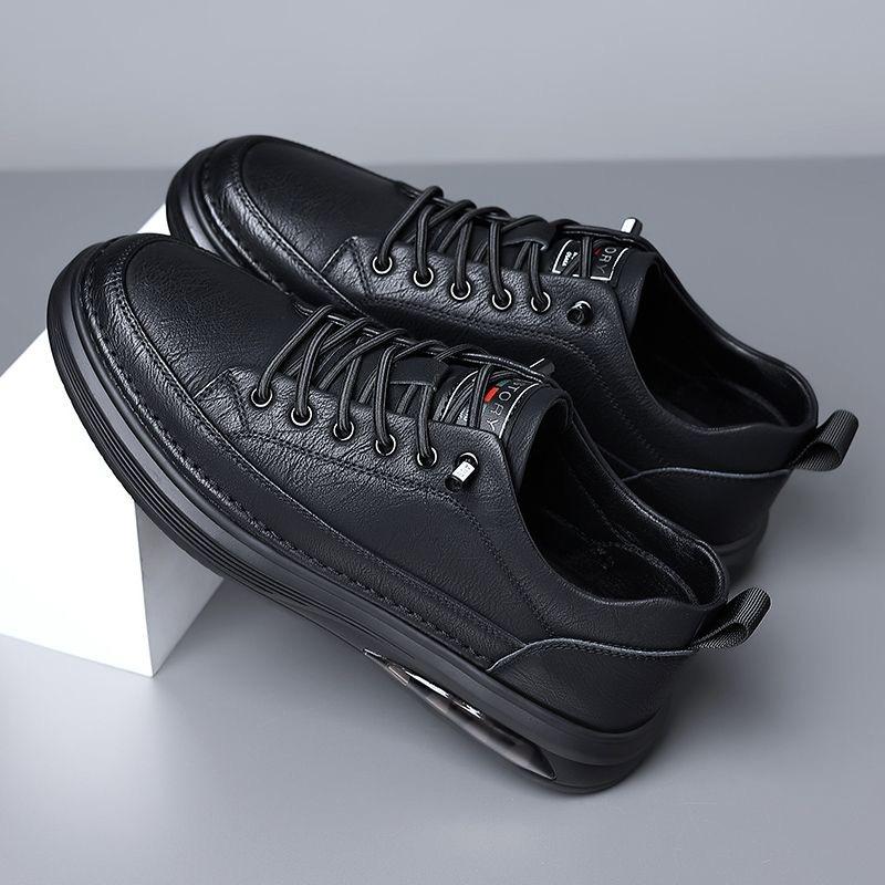 2024 New Trend Leather Men's Shoes Large Size Men's Sports Board Shoes Soft Sole Casual Leather Shoes Gouging Shoes