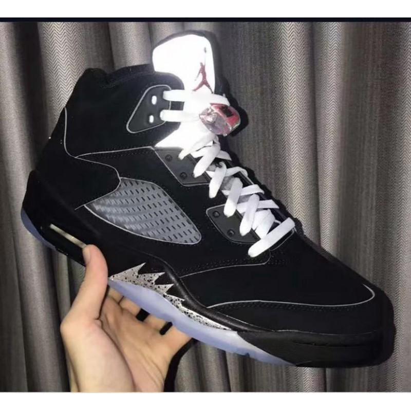 Mens Low-Cut Basketball Shoes With Air Cushion Technology Lightweight Breathable Court Outdoor Running