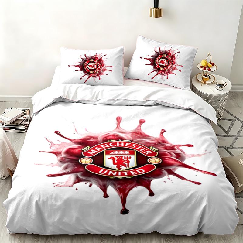 FC Manchester 3pc set Perfect for bedroom use Comfortable bedding set includes a duvet cover and two pillowcases Ideal birthday or Christmas gift