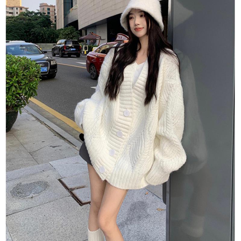 Korean Style Cozy V-Neck Knit Cardigan for Autumn/Winter 2026