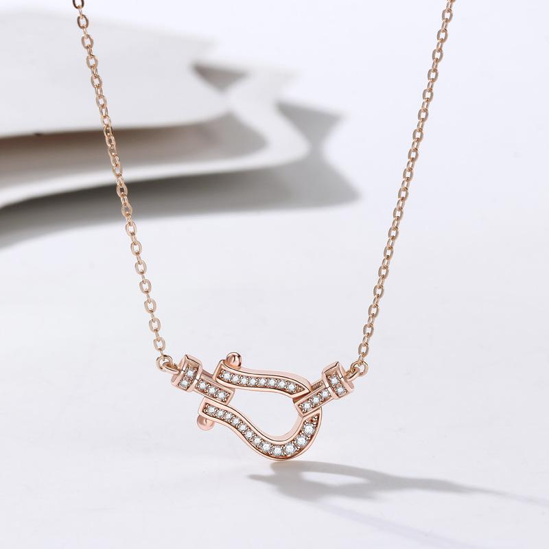 Ожерелье с пряжкой в виде подковы, женская мода, легкий, роскошный, темпераментный, универсальный, высококачественный дизайн, чувство, кулон, ожерелье, подарок женщинам