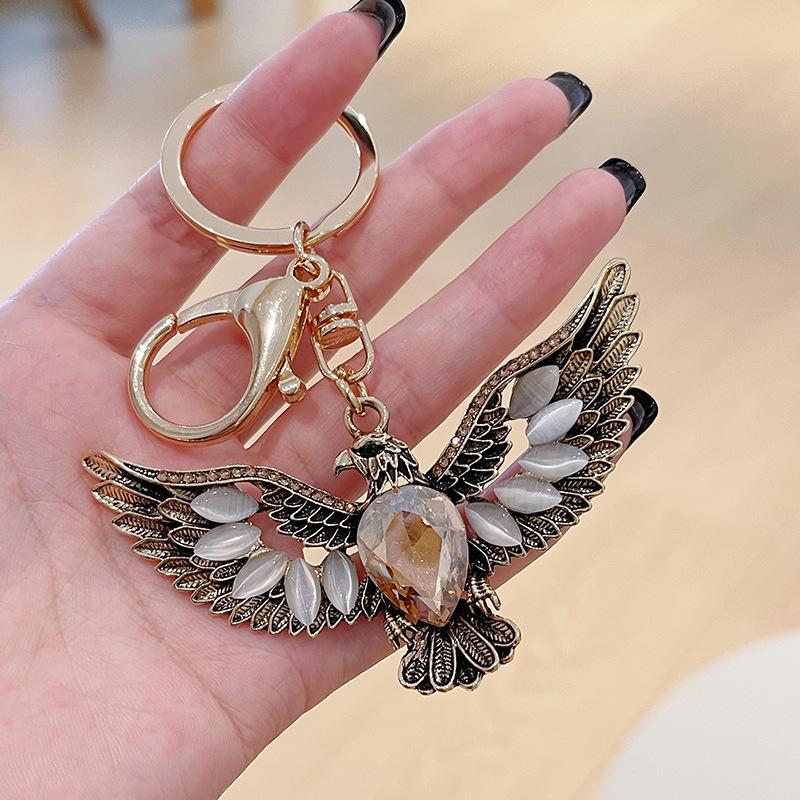 Creative Eagle Spread Its Wings and Fly Retro Keychain for Unisex Car Key Chain Accessories Ornaments Key Pendant