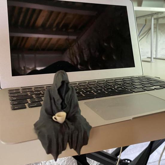 Halloween Black Robe Ornament Spooky Gothic Grim Reaper Figurine Statue Sculpture Holiday Party Home Office Desktop Decoration