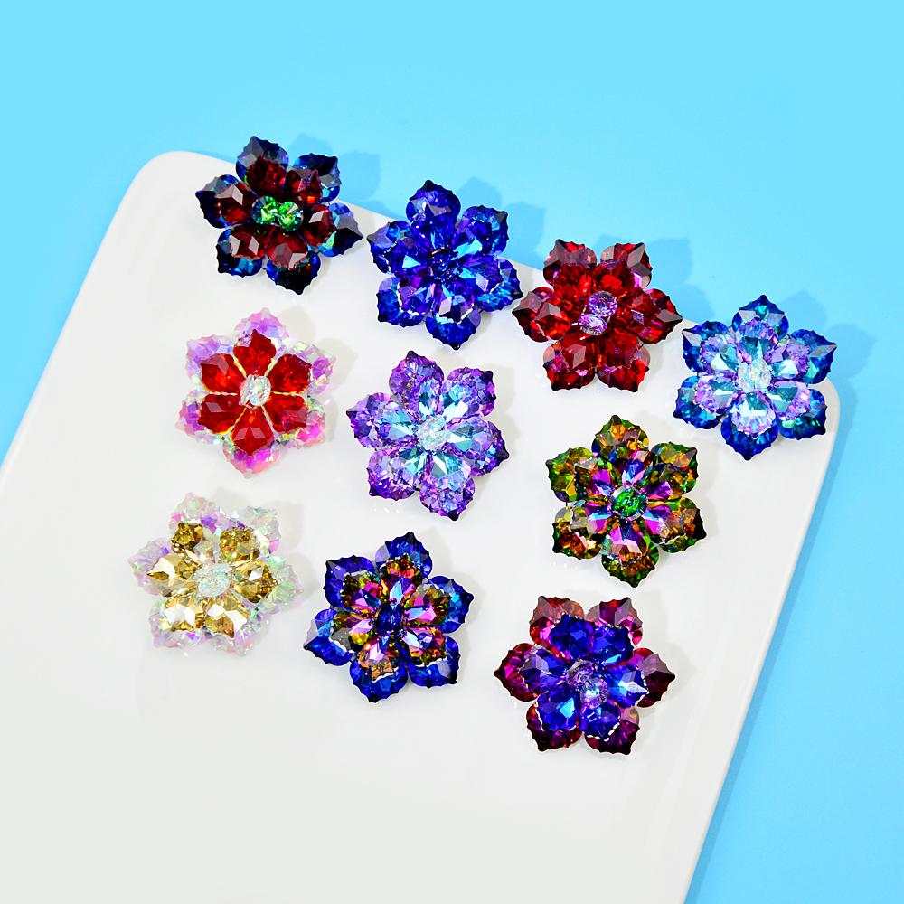 New Crystal Flower Brooches For Women Handmade Shining Sparking Pin 10 Colors Available Dress Coat Accessories